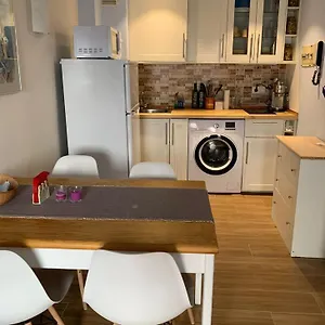  Apartamento Cosy In L Escala, 7 Mins Walk To The Closest Beach, Riells